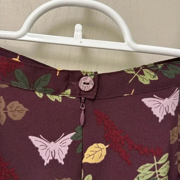 Seasonal Fall Skirt Eggplant Color Fall Pattern Leaves Autumn Cottage - Picture 6 of 8